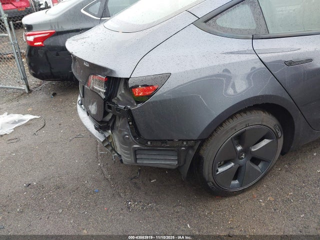 2023 TESLA MODEL 3 5YJ3E1EA0PF667846 Photo 3