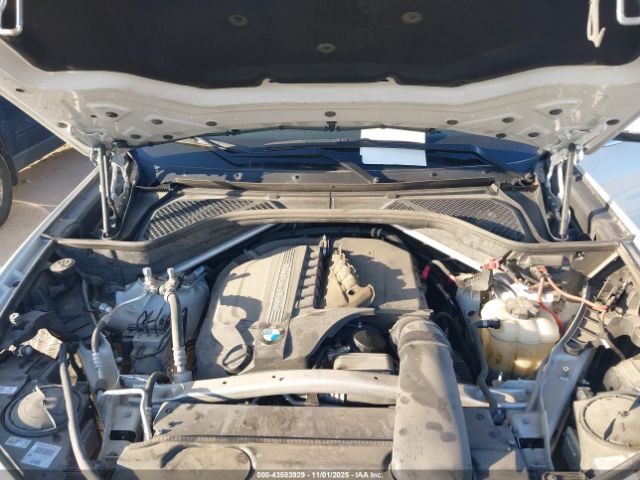 2018 BMW X5 5UXKR2C55J0Z22300 Photo 9