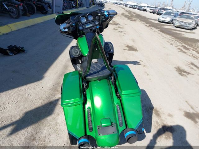 2011 HARLEY-DAVIDSON FLHXSE2 1HD1PZ811BB960872 Photo 5