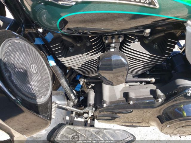 2011 HARLEY-DAVIDSON FLHXSE2 1HD1PZ811BB960872 Photo 8