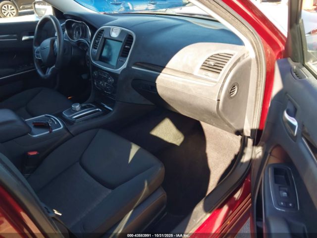 2019 CHRYSLER 300 2C3CCAAG7KH528675 Photo 4