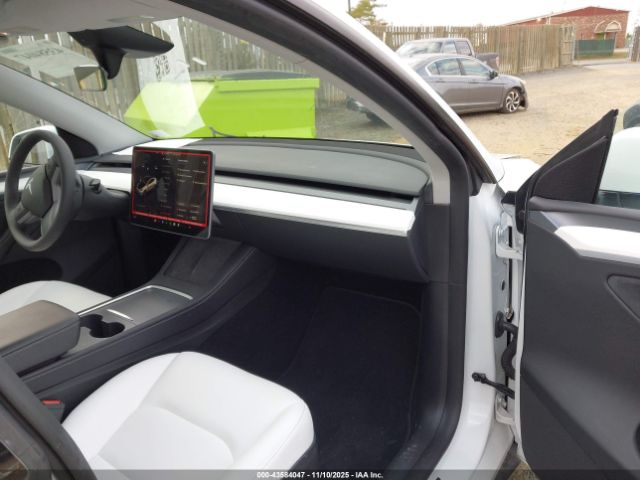 2023 TESLA MODEL Y 7SAYGDEE2PA192866 Photo 4