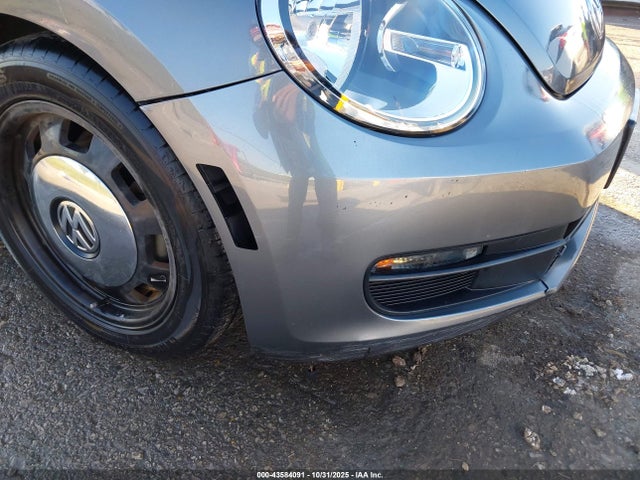 2014 Volkswagen Beetle 1.8t მანქანა იყიდება აუქციონზე, vin: 3VW517AT0EM818897, აუქციონის ნომერი: 43584091