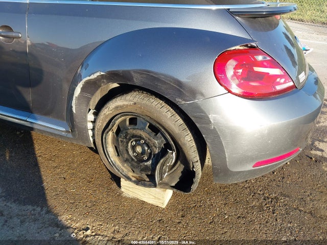 2014 Volkswagen Beetle 1.8t მანქანა იყიდება აუქციონზე, vin: 3VW517AT0EM818897, აუქციონის ნომერი: 43584091