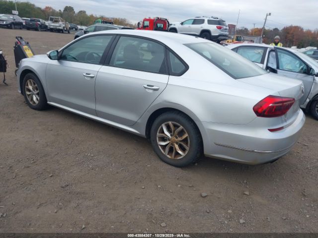 2018 VOLKSWAGEN PASSAT 1VWAA7A37JC001792 Photo 2