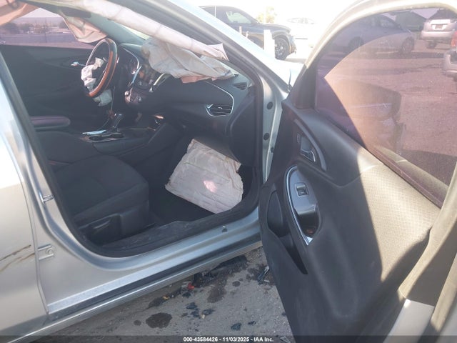 1G1ZE5STXHF259741 Chevrolet MALIBU 1LT