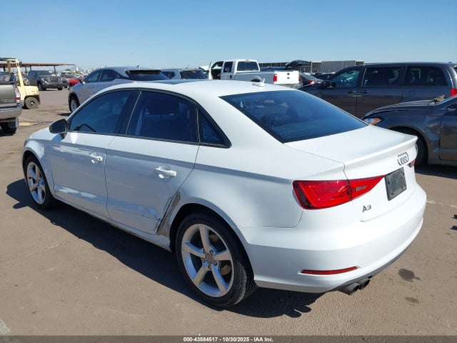 2015 AUDI A3 WAUACGFF6F1032810 Photo 2