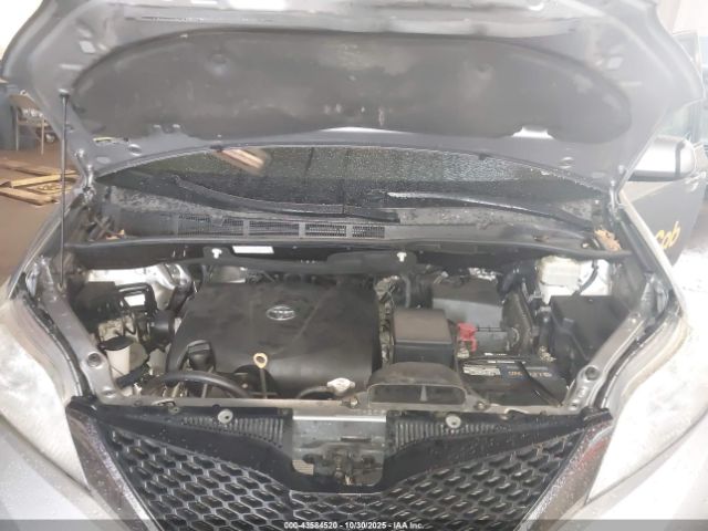 2017 TOYOTA SIENNA 5TDDZ3DC4HS153048 Photo 9