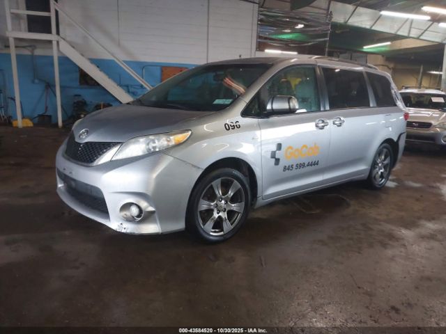 2017 TOYOTA SIENNA 5TDDZ3DC4HS153048 Photo 1