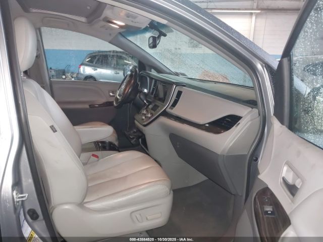 2017 TOYOTA SIENNA 5TDDZ3DC4HS153048 Photo 4