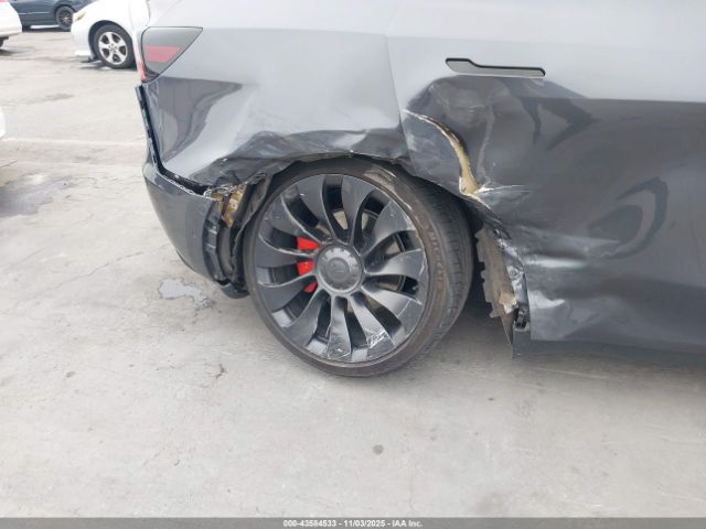2022 TESLA MODEL Y 7SAYGDEF3NF408135 Photo 5