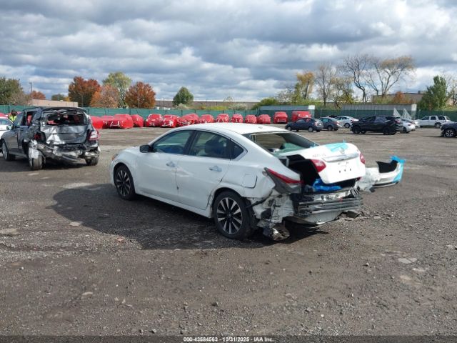 2018 NISSAN ALTIMA 1N4AL3AP3JC196272 Photo 2