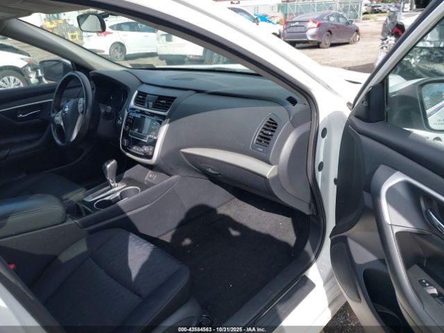 2018 NISSAN ALTIMA 1N4AL3AP3JC196272 Photo 4