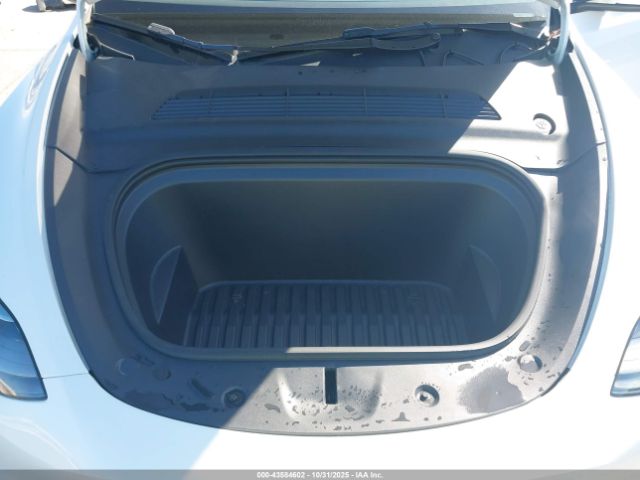 2023 TESLA MODEL Y 7SAYGDEEXPF899328 Photo 9