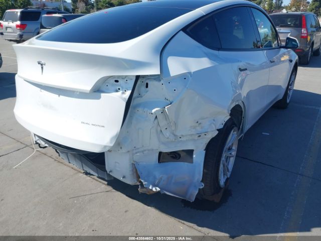 2023 TESLA MODEL Y 7SAYGDEEXPF899328 Photo 5