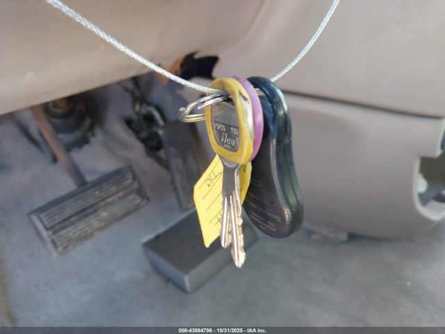 2003 CHRYSLER TOWN & COUNTRY 2C4GP243X3R242637 Photo 10