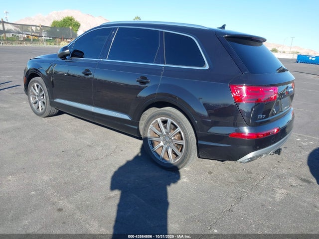 2019 AUDI Q7 WA1LHAF74KD043777 Photo 2
