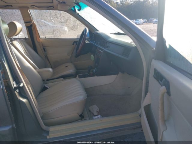 1993 MERCEDES-BENZ 190 WDBDA29D8PG079238 Photo 4