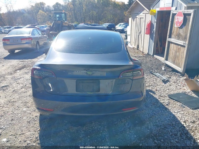 5YJ3E1EC3NF329663 Tesla MODEL 3