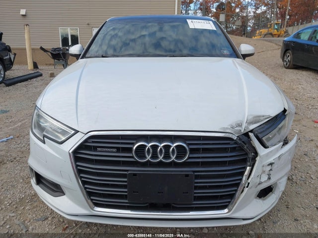Продажа на аукционе авто 2017 Audi A3 Premium, vin: WAUB8GFF1H1032979, номер лота: 43585148