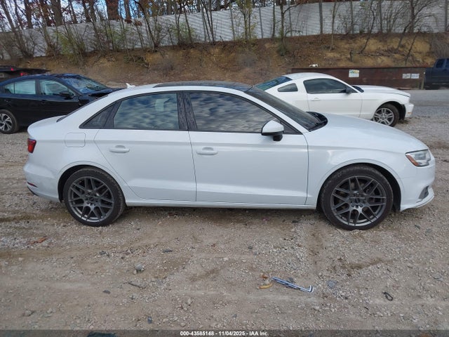 Продажа на аукционе авто 2017 Audi A3 Premium, vin: WAUB8GFF1H1032979, номер лота: 43585148