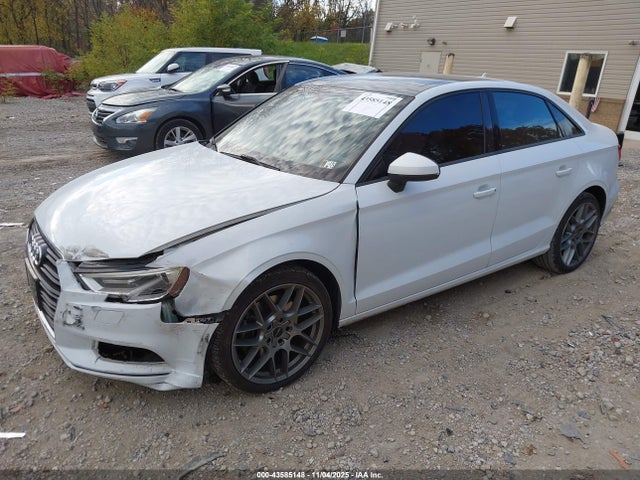 Продажа на аукционе авто 2017 Audi A3 Premium, vin: WAUB8GFF1H1032979, номер лота: 43585148