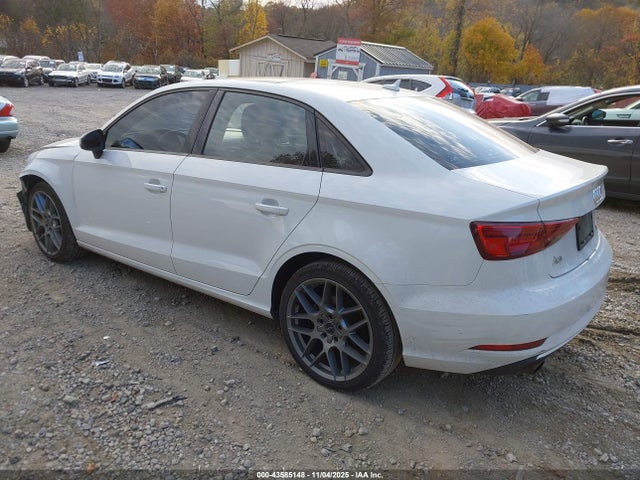 Продажа на аукционе авто 2017 Audi A3 Premium, vin: WAUB8GFF1H1032979, номер лота: 43585148