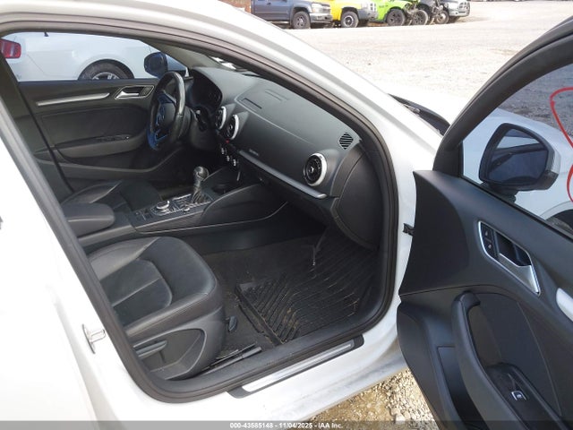 Продажа на аукционе авто 2017 Audi A3 Premium, vin: WAUB8GFF1H1032979, номер лота: 43585148