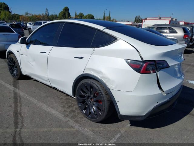 2022 TESLA MODEL Y 7SAYGDEFXNF484838 Photo 2