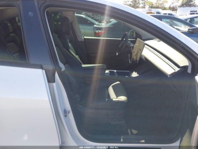 2022 TESLA MODEL Y 7SAYGDEFXNF484838 Photo 4