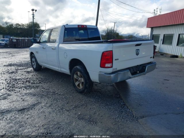 2017 RAM 1500 1C6RR6GG4HS676025 Photo 2