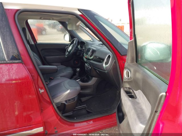 2017 FIAT 500L ZFBCFACH0HZ039667 Photo 4