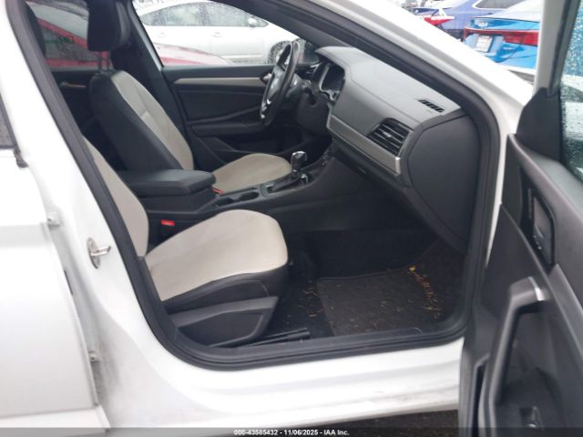 2019 VOLKSWAGEN JETTA 3VWCB7BU3KM139097 Photo 4