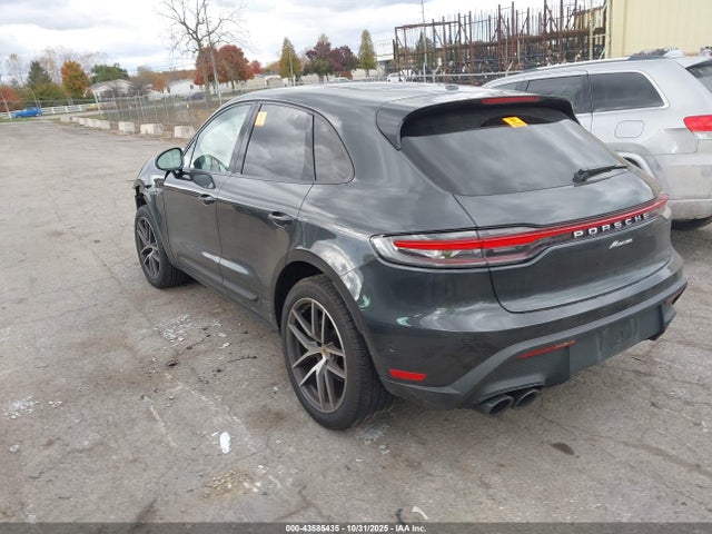 2023 PORSCHE MACAN WP1AA2A50PLB01747 Photo 2