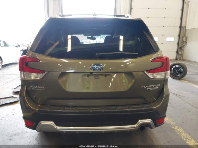 Subaru Forester Touring 2022 JF2SKARCXNH443692 Image 17