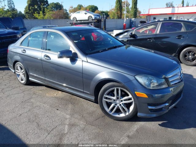 2013 MERCEDES-BENZ C 250 WDDGF4HB2DA852950