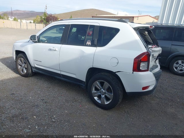 2017 JEEP COMPASS 1C4NJDEB1HD104621 Photo 2