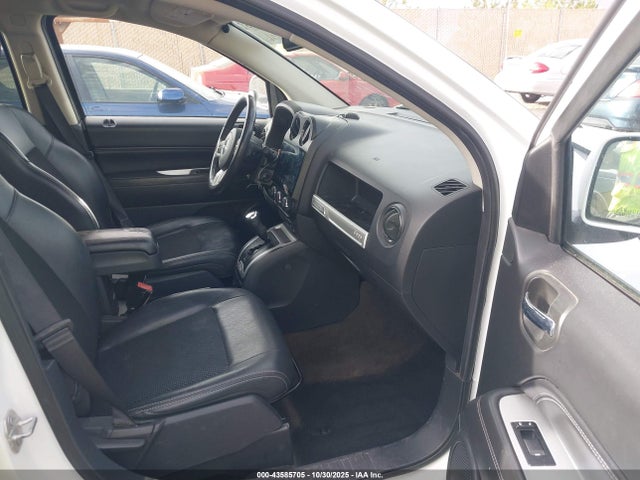 2017 JEEP COMPASS 1C4NJDEB1HD104621 Photo 4