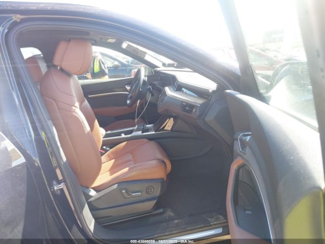 2019 AUDI E-TRON WA1VAAGE2KB015837 Photo 4