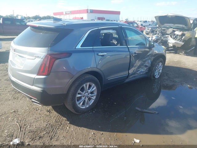 2021 CADILLAC XT5 1GYKNAR45MZ140675 Photo 3