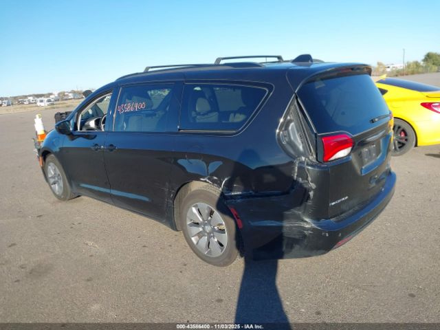 2018 CHRYSLER PACIFICA HYBRID 2C4RC1N79JR340622 Photo 2