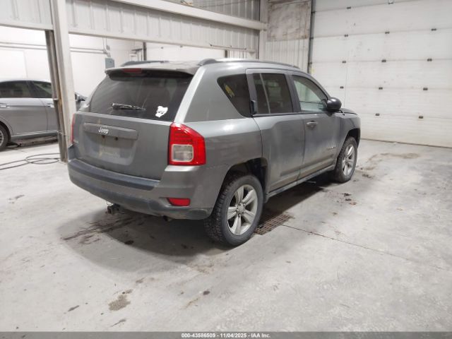 2011 JEEP COMPASS 1J4NF1FB4BD279932 Photo 3