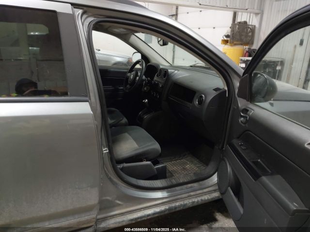 2011 JEEP COMPASS 1J4NF1FB4BD279932 Photo 4