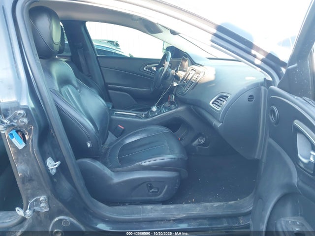 43586590 :رقم المزاد ، 1C3CCCAB7GN185123 vin ، 2016 Chrysler 200 Limited Platinum مزاد بيع