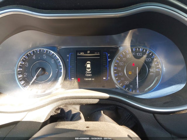 43586590 :رقم المزاد ، 1C3CCCAB7GN185123 vin ، 2016 Chrysler 200 Limited Platinum مزاد بيع