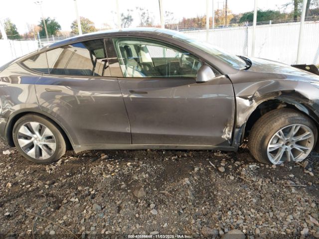 2023 TESLA MODEL Y 7SAYGDEE8PF861550 Photo 5