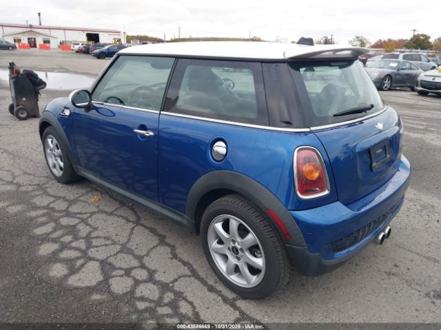 2009 MINI COOPER S WMWMF73589TT94677 Photo 2