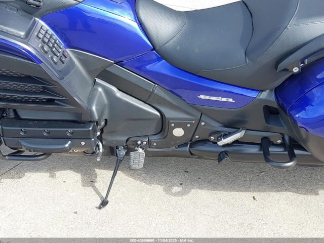 2015 HONDA GL1800 JH2SC6842FK200702 Photo 8