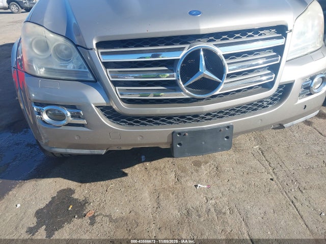 Продаж на аукціоні авто 2008 Mercedes-benz Gl 550 4matic, vin: 4JGBF86E18A316792, номер лоту: 43586673