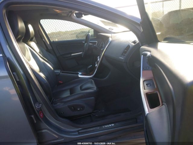 2017 VOLVO XC60 YV440MDU0H2008506 Photo 4
